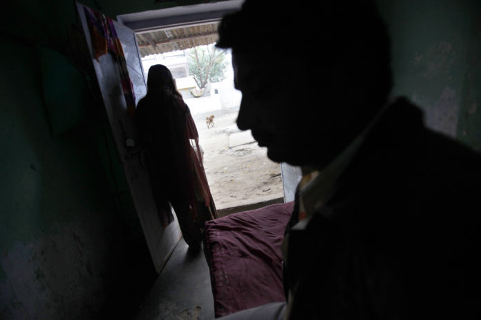 मां की मौत के बाद