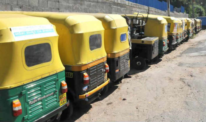 ऑटो चालक ने